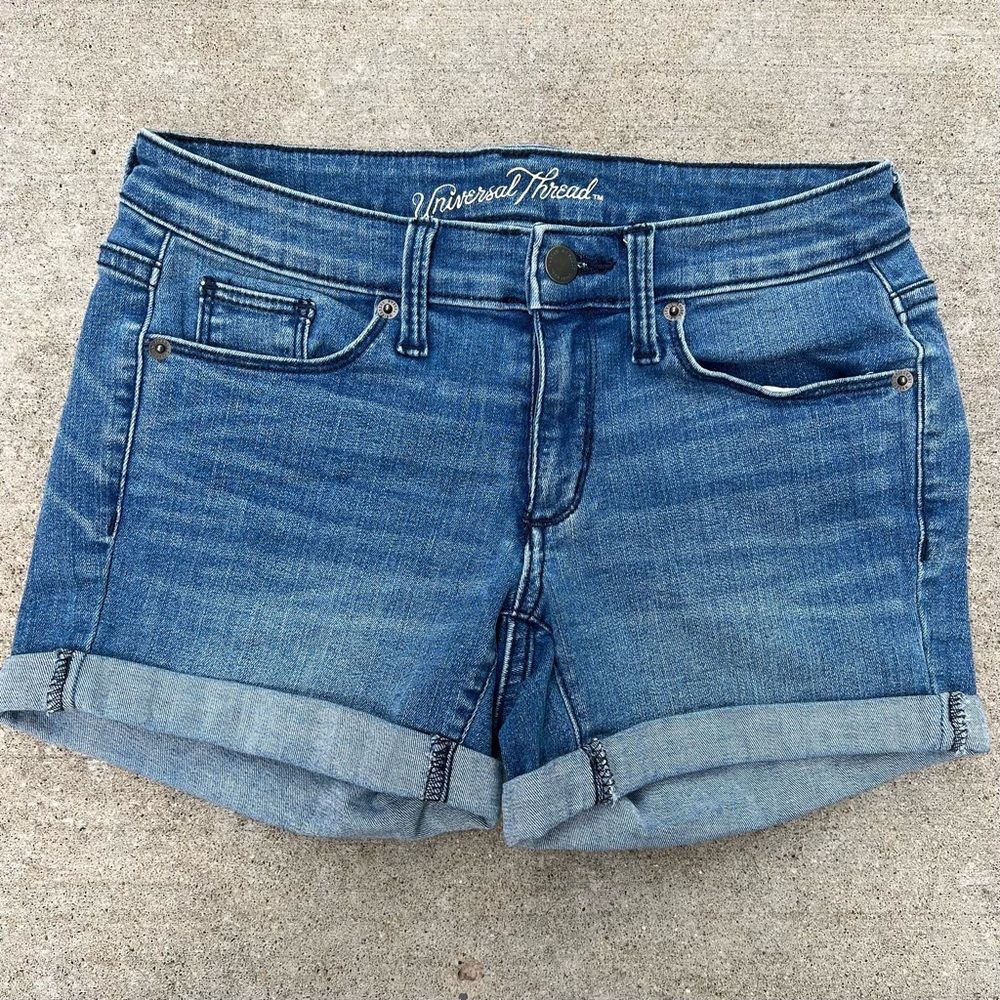 Universal Thread - Cuffed Jean Shorts 00/24